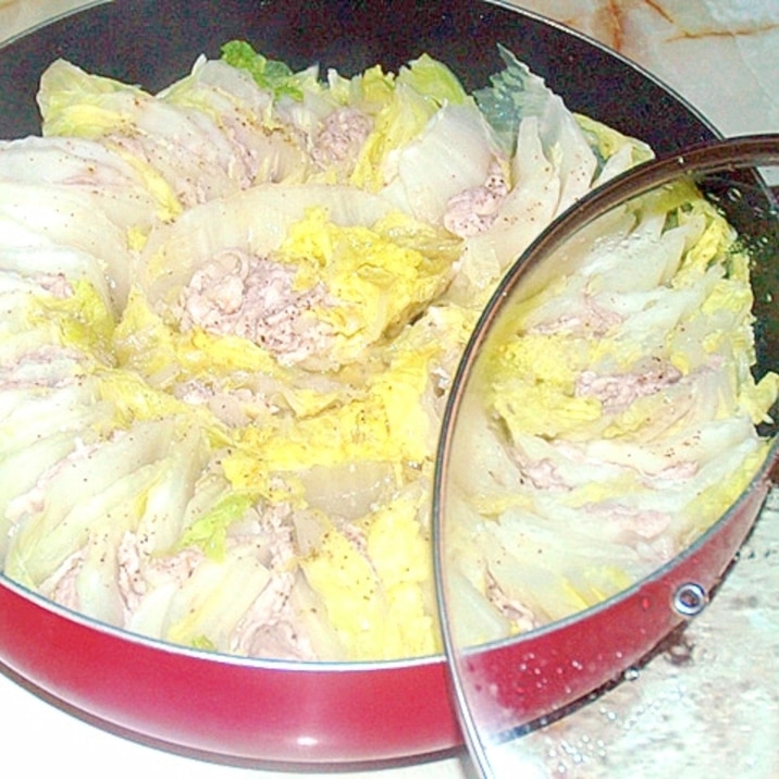 シンプルな塩味で！白菜と豚こまのミルフィーユ鍋♪